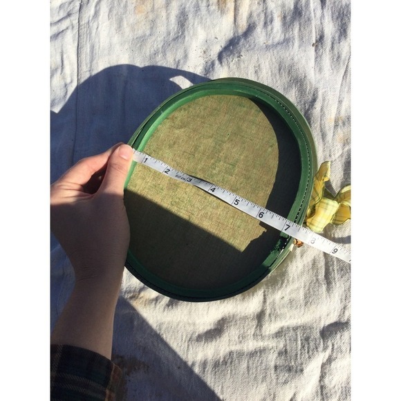 Green bee wire basket wood bow yellow rustic farmhouse country - Picture 11 of 11